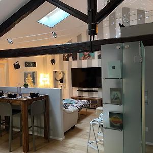 Movie Loft Art - Piccolo Attico In Centro Con Parcheggio Privato